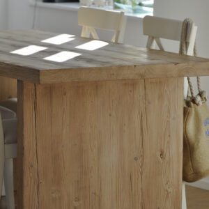 Solid table reclaimed wood